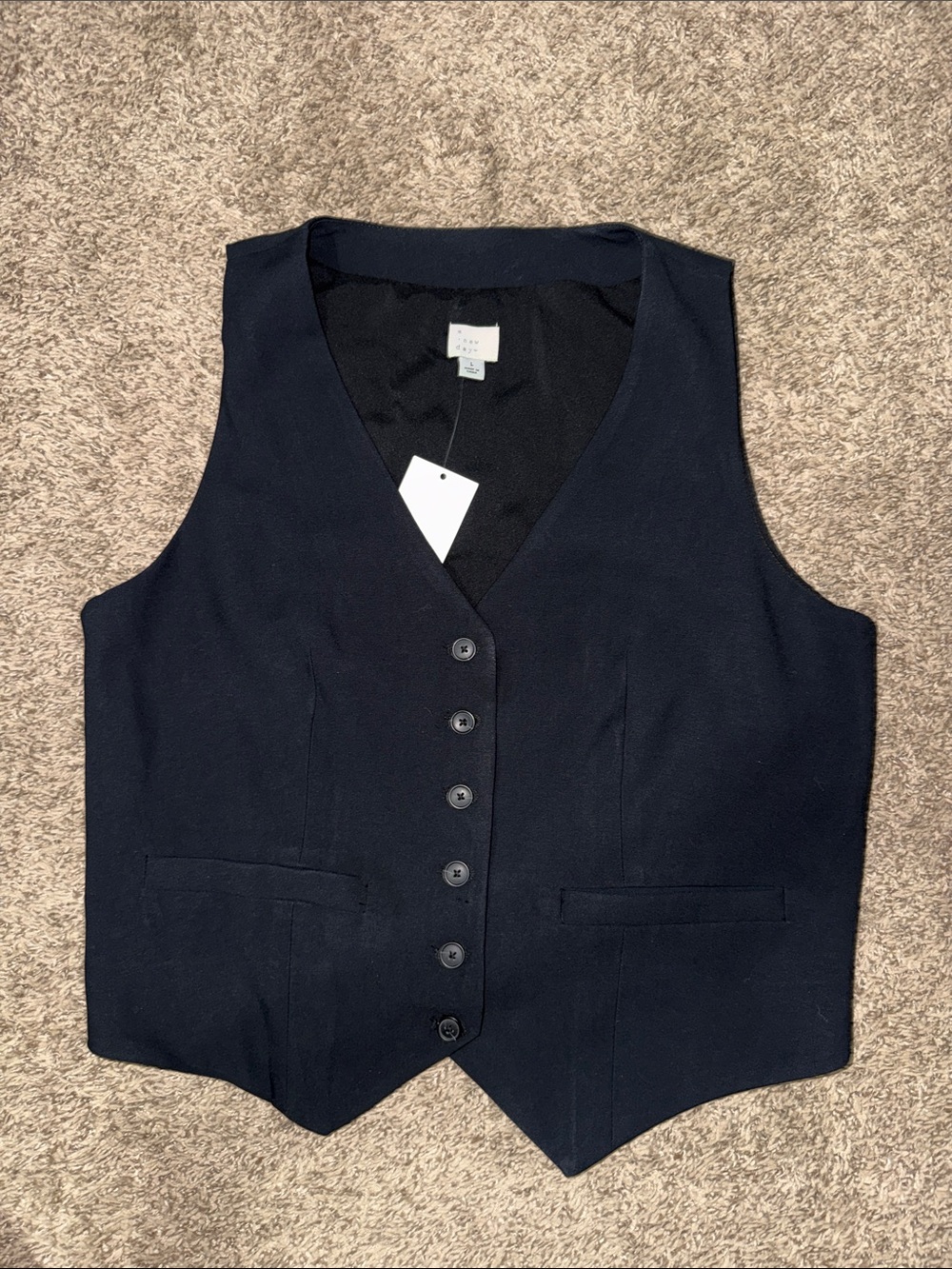 Classic black Button Vest sz large NWT